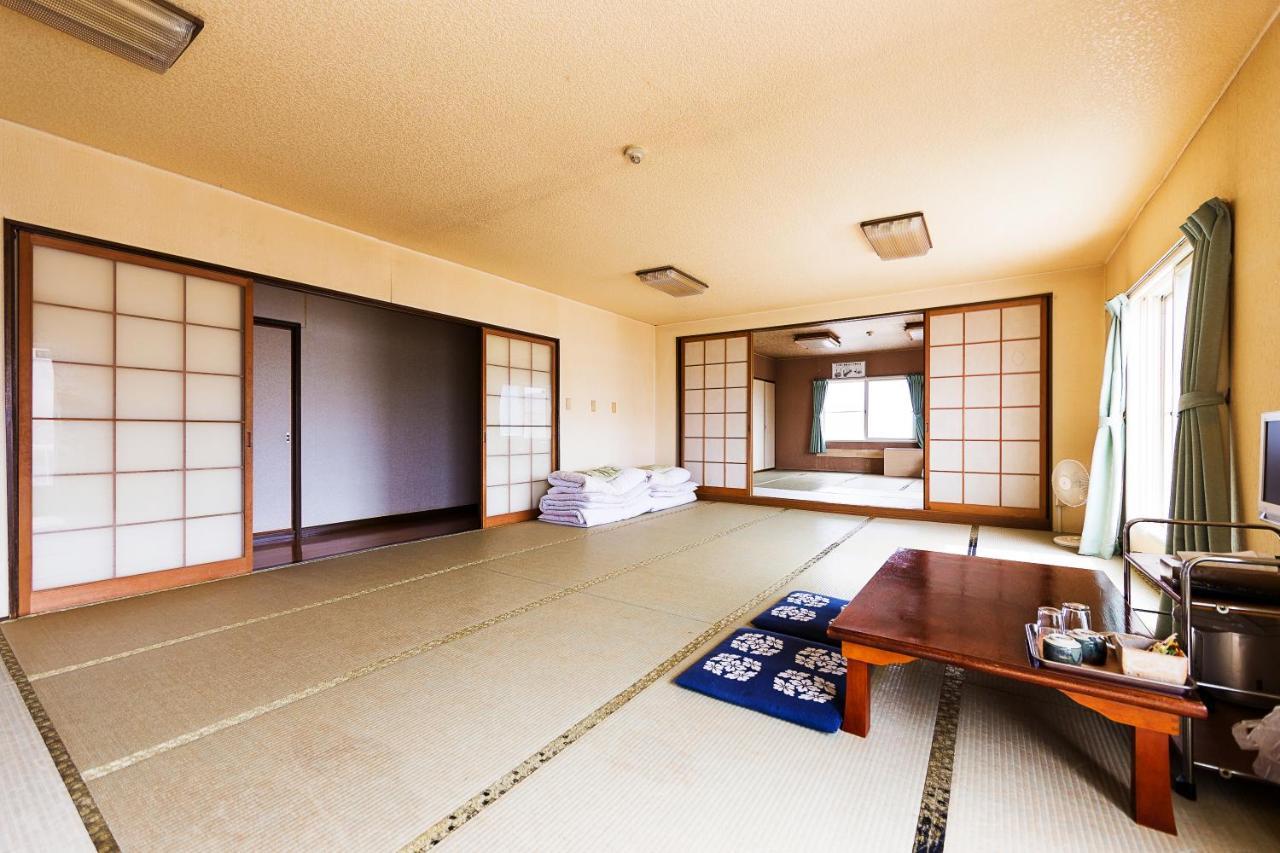 Minshuku Nihonkai Hotell Ishikari Exteriör bild